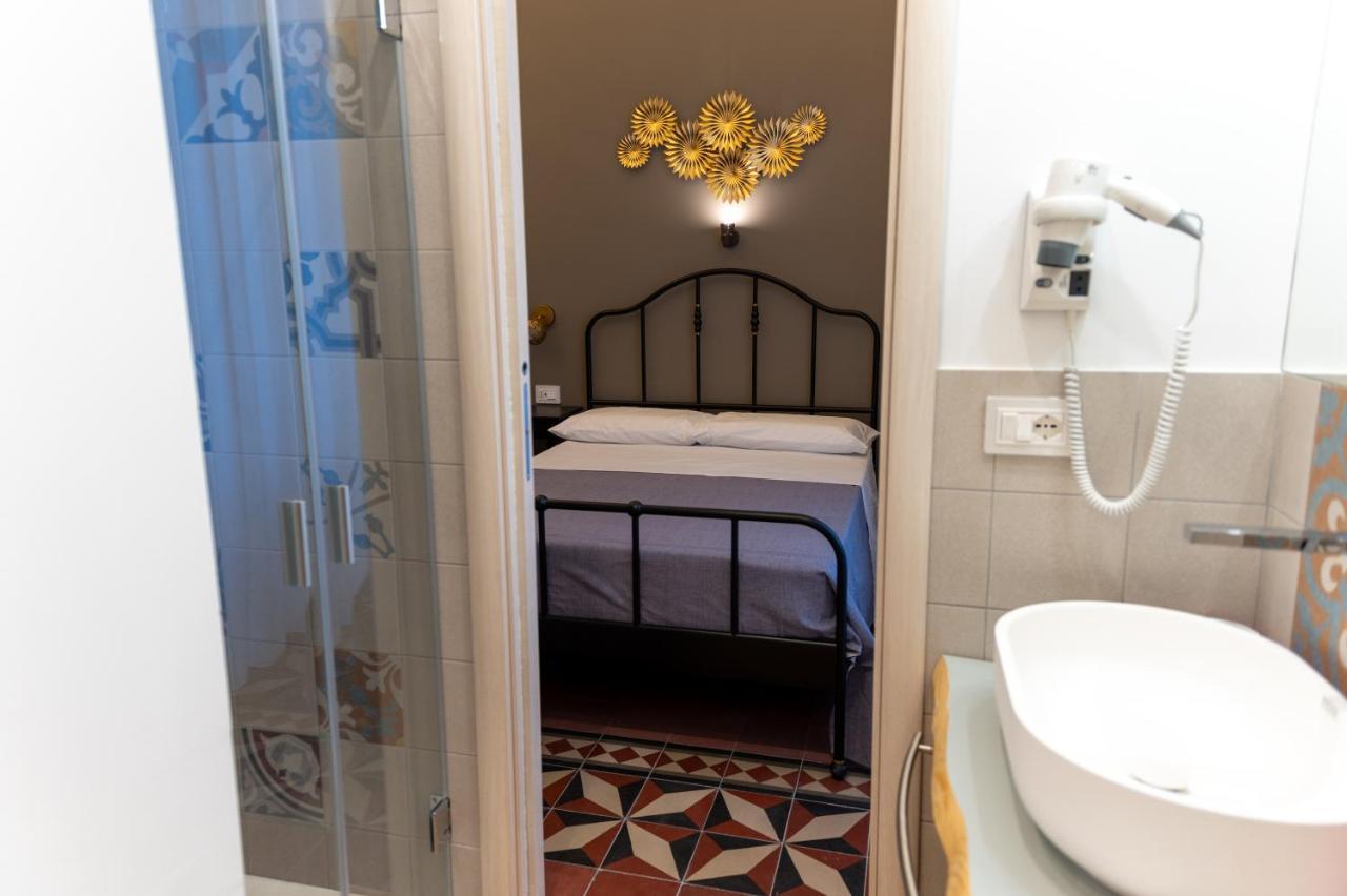 Ursino'S Luxury Bed & Breakfast Catania Bagian luar foto