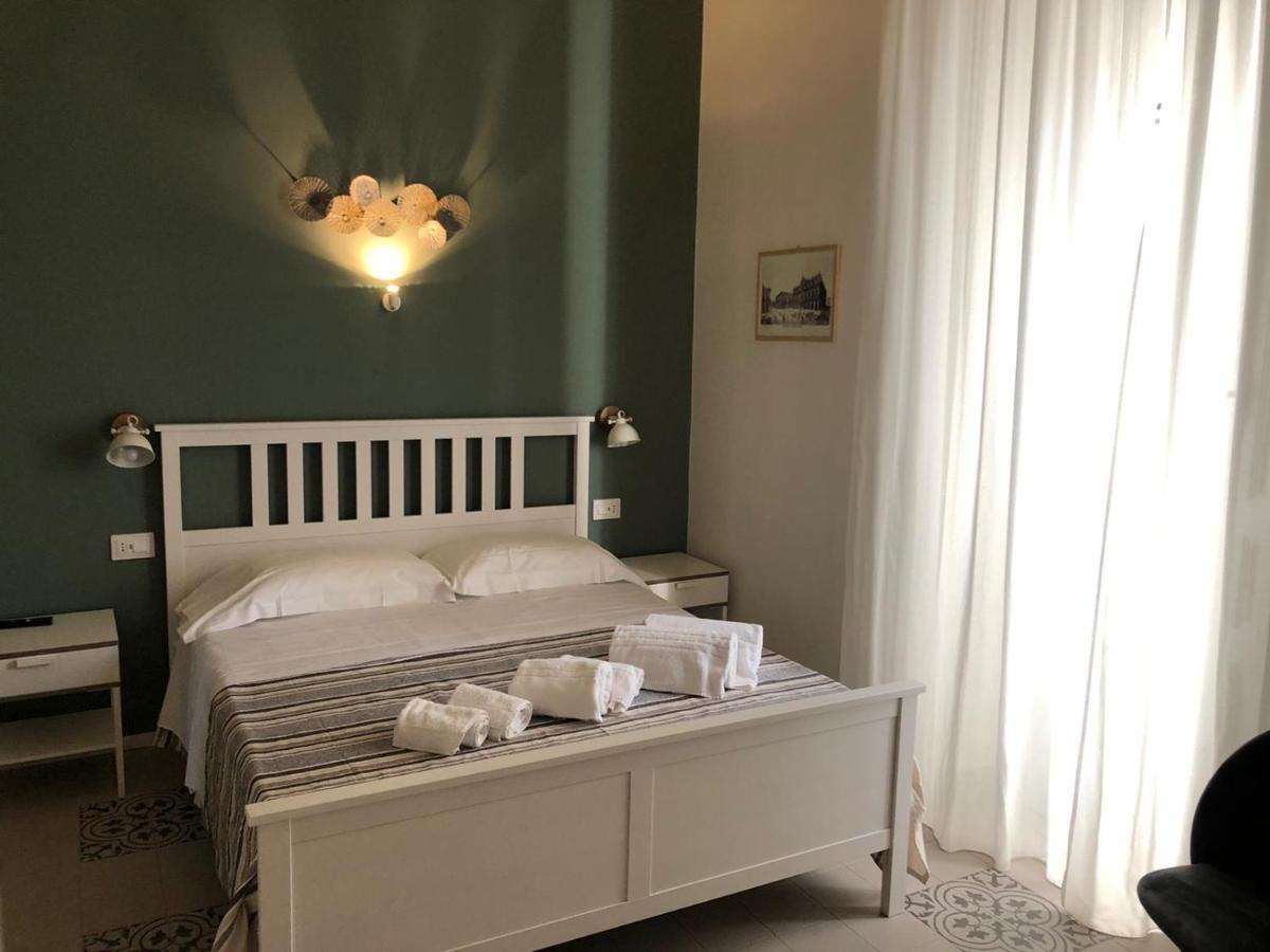 Ursino'S Luxury Bed & Breakfast Catania Bagian luar foto