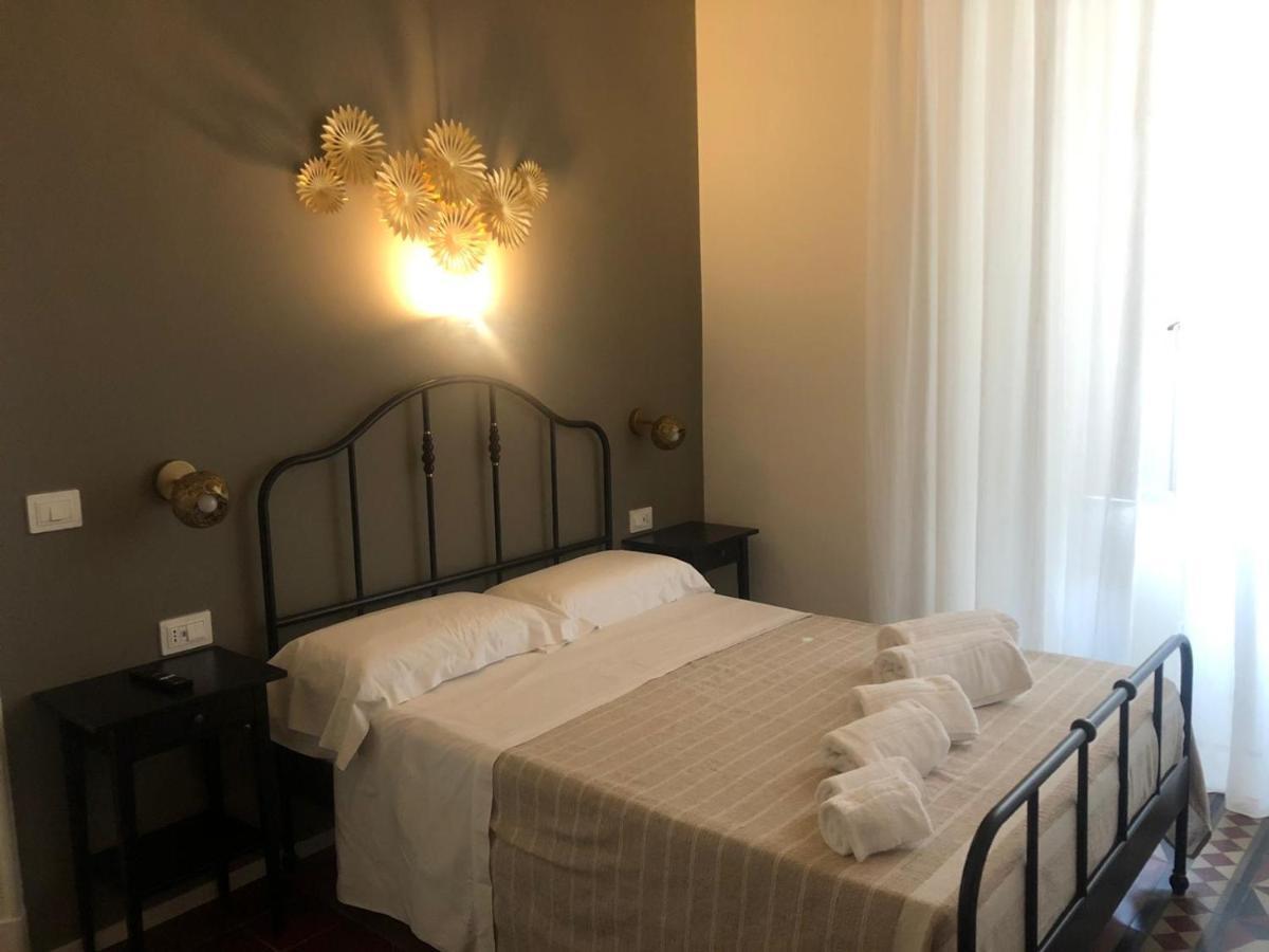 Ursino'S Luxury Bed & Breakfast Catania Bagian luar foto